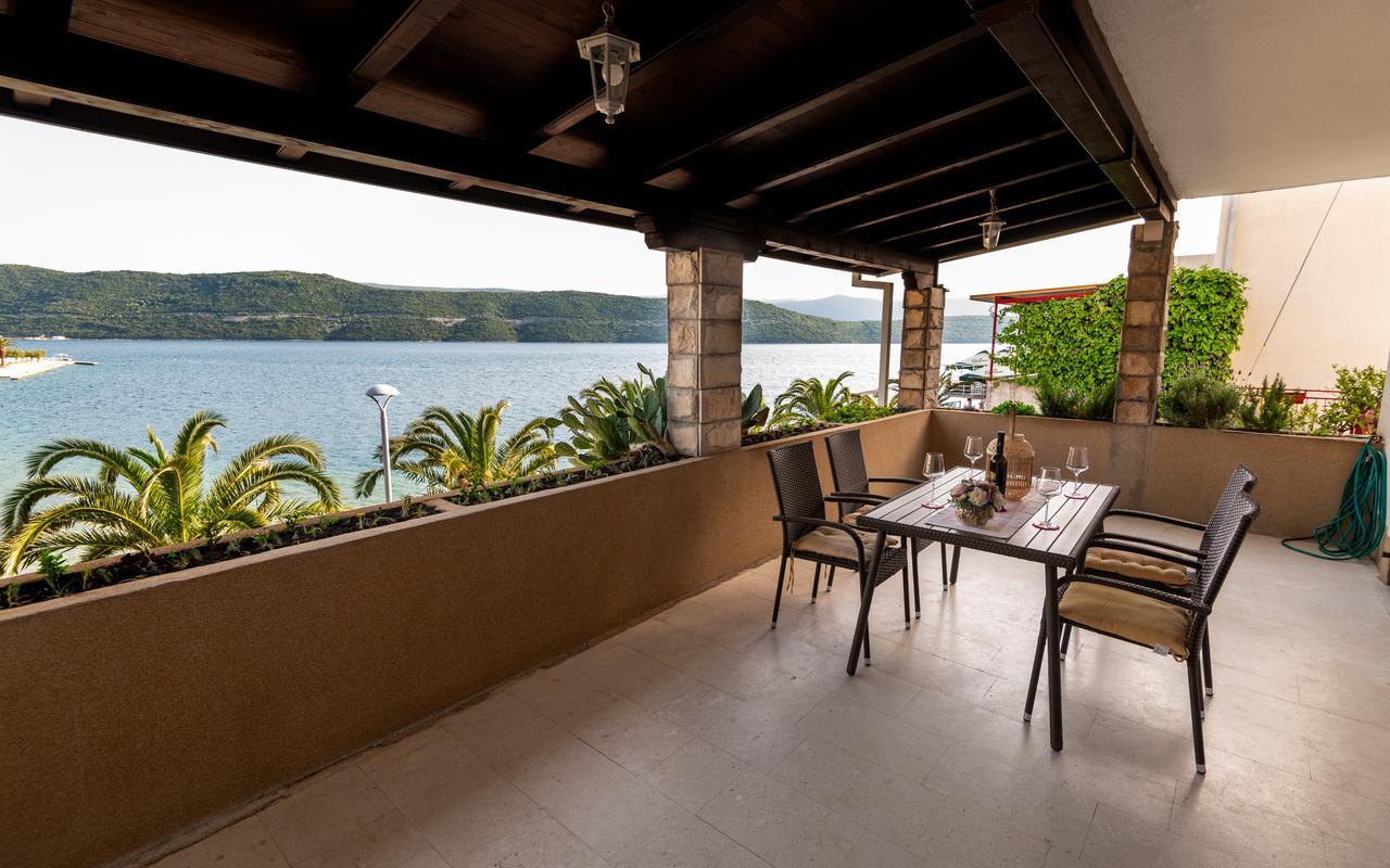 נאום Apartments Villa Kresic מראה חיצוני תמונה