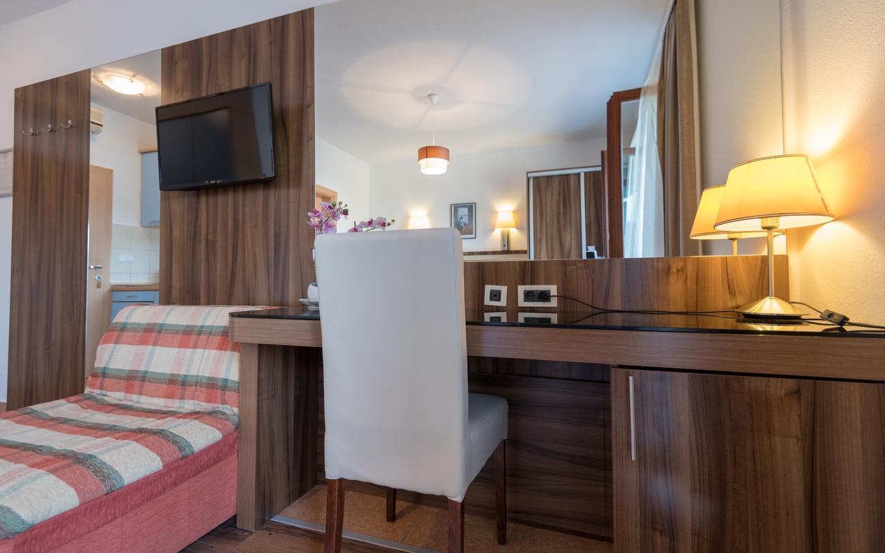 נאום Apartments Villa Kresic מראה חיצוני תמונה