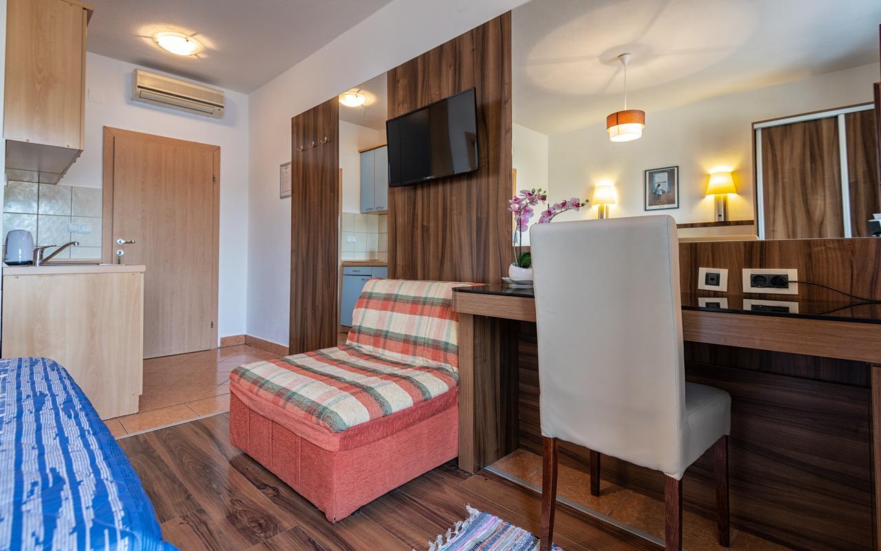 נאום Apartments Villa Kresic מראה חיצוני תמונה