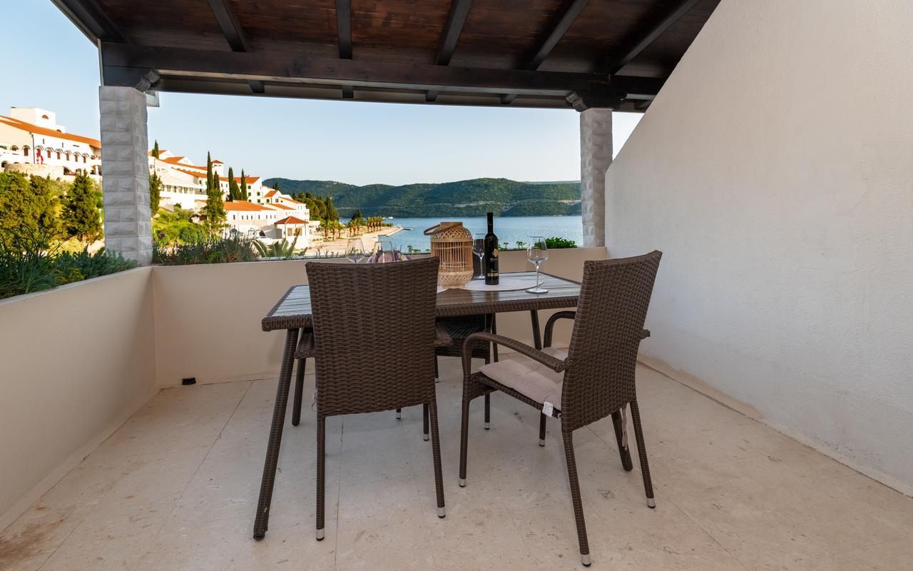 נאום Apartments Villa Kresic מראה חיצוני תמונה