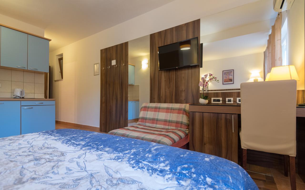 נאום Apartments Villa Kresic מראה חיצוני תמונה